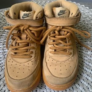 Toddler boys size 12 Nike Force Once’s. Used but good condition!
